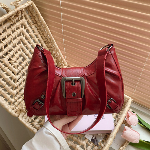 Large Capacity Pleated 2025 New Model American Distressed Style Underarm Crossbody Bag for Women Vintage Commute Elegant Motorbike