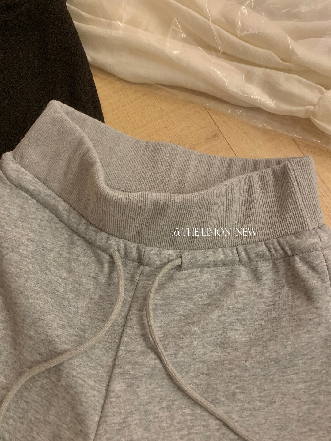 Quần short thể thao nữ cạp cao rút dây dáng suông — màu đen, màu hồng, xám nhạt, màu trắng chi tiết 15