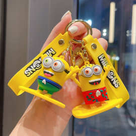 冲浪小黄人钥匙扣沙滩滑板公仔挂件小礼品汽车钥匙链书包挂件批发