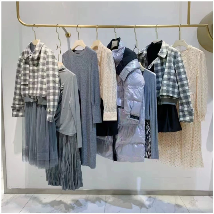 В соответствии с 22 зимой модные пуховые пальто марки скидок женские хвосты физические товары в прямом эфире оптовые продажи