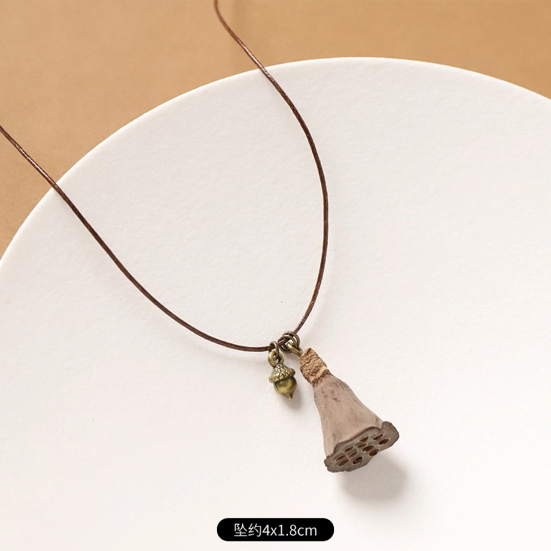 32-plant necklace (lotus)