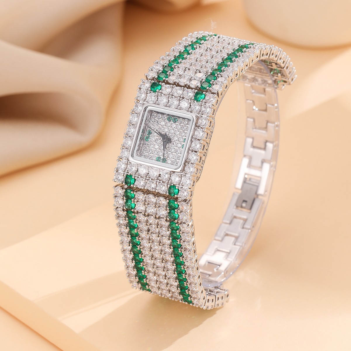New Fashion Diamond Round Women's Watch Pull Freely Adjustable Bracelet Watch Women's Watch Quartz Watch Wholesale Gold Plated