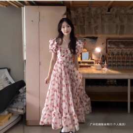 法式茶歇粉色碎花露肩连衣裙女氛围感度假风收腰显瘦公主礼服长裙