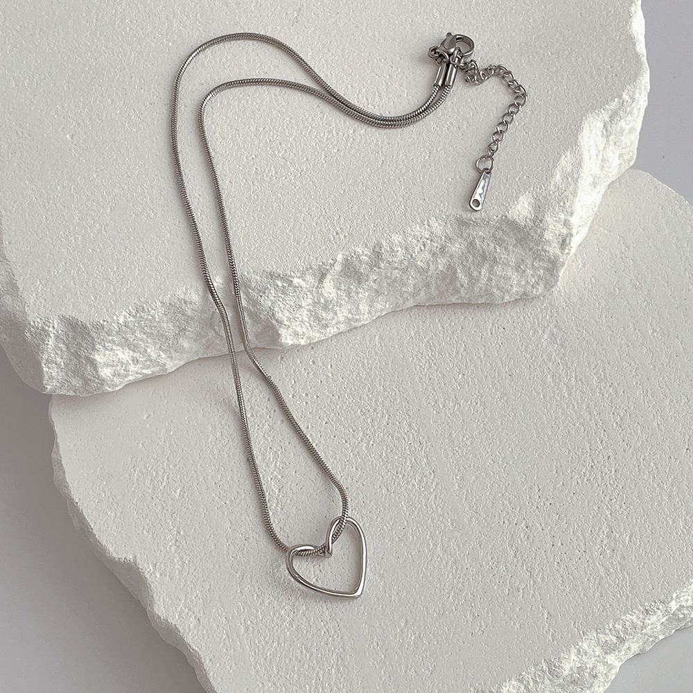 1 Piece Fashion Heart Shape Alloy Women's Pendant Necklace display picture 4
