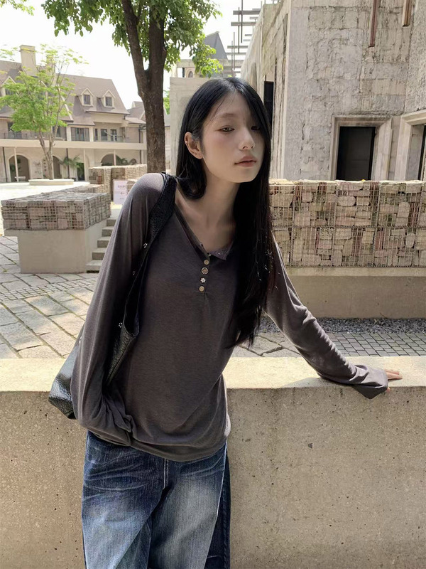 [9hour]辣妹风斜肩长袖针织衫女 2025秋冬个性纽扣上衣女c250752|undefined