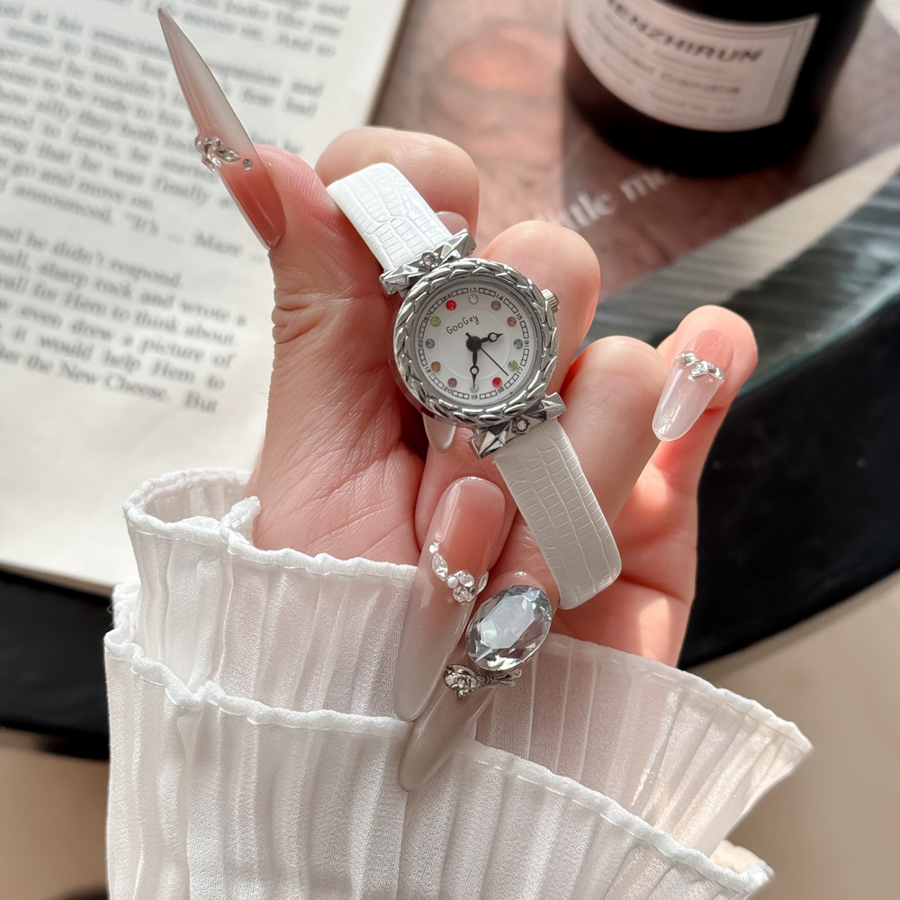 Qicaishi Moda Kadın Kol Saati Kadın Model Hasır Kordonlu Yuvarlak Günlük Su Geçirmez Yüksek Estetik Öğrenci Niş Sessiz Retro