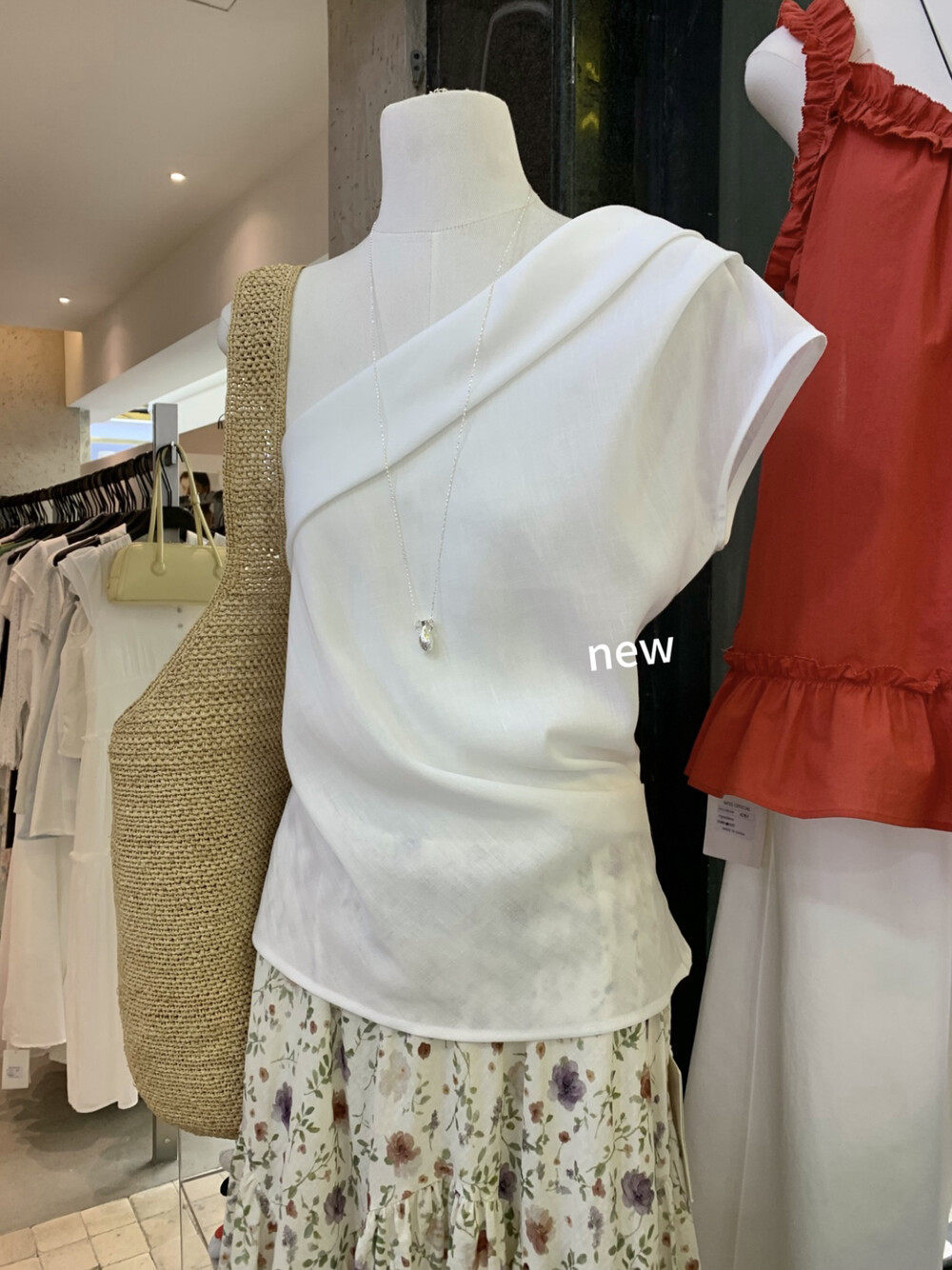 Áo croptop nữ tay ngắn cổ lệch vai, thiết kế bất đối xứng — Xanh da trờicolor, màu trắng, màu mơ chi tiết 31