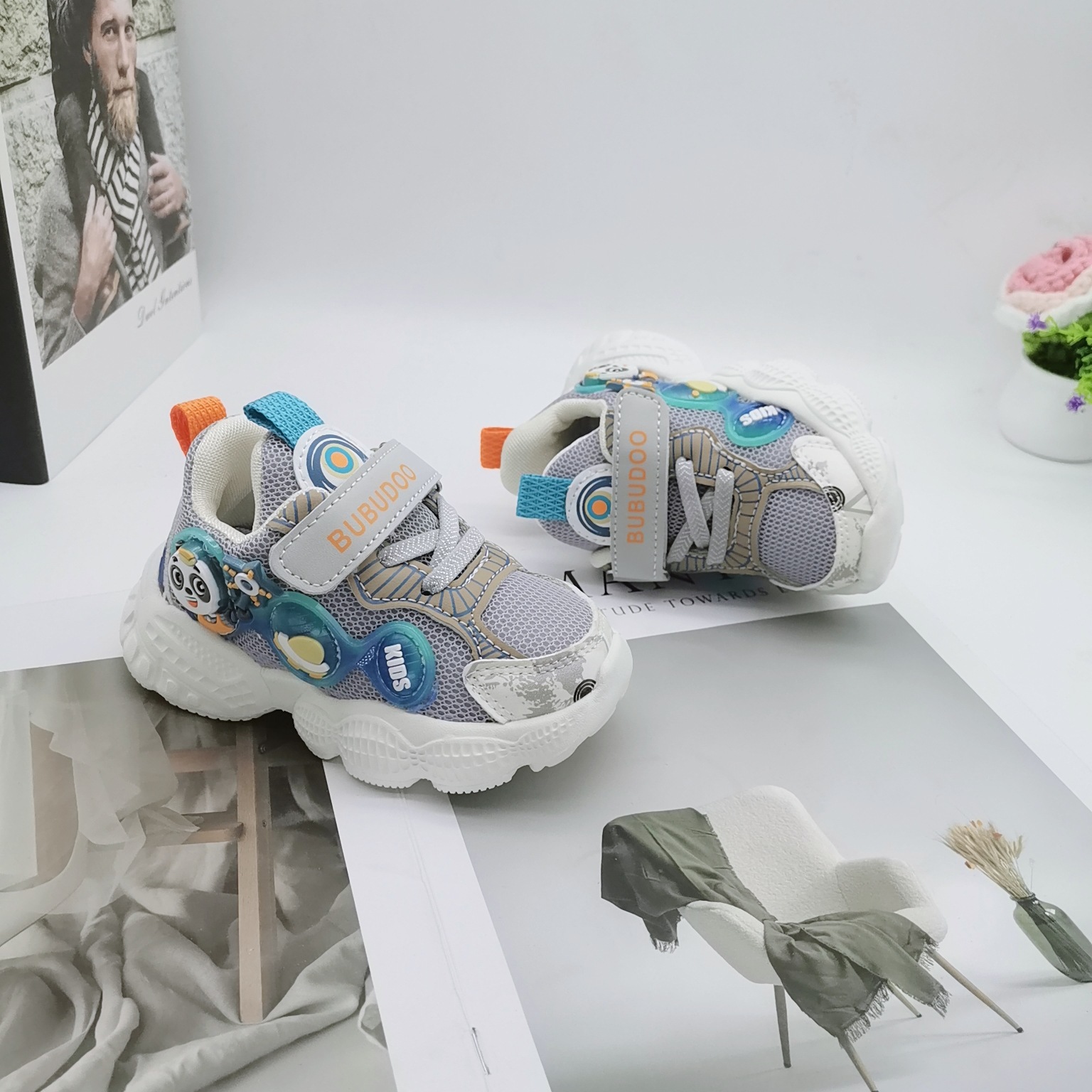 Zapatos de papá para niños 2025 otoño nuevos zapatos transpirables para niños zapatos de bebé con suela suave para niños pequeños