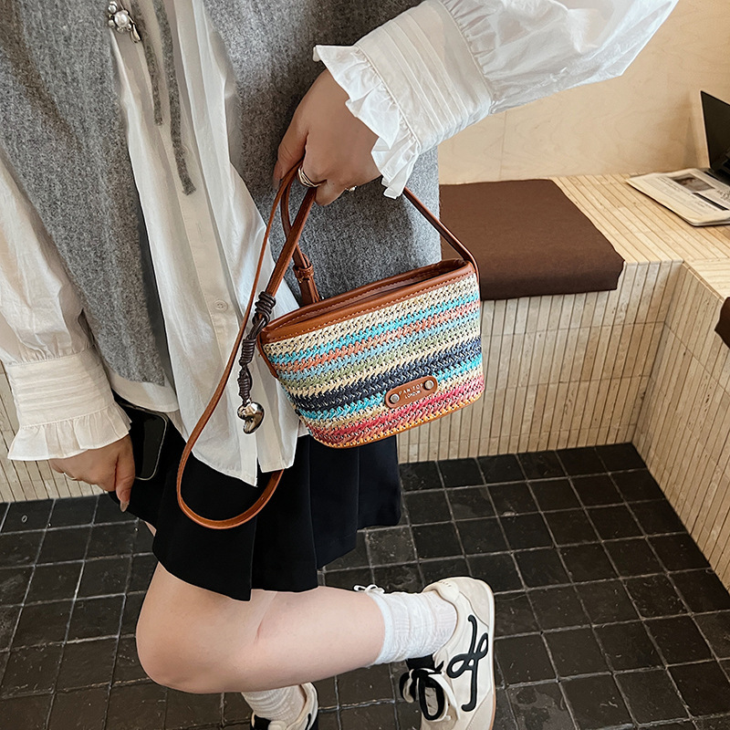 彩虹编织包包女2025草编条纹新款度假元宝包百搭水桶包单肩斜挎包|undefined