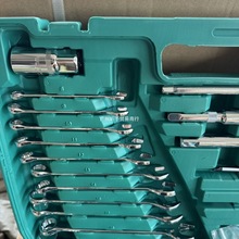121件套汽修棘轮工具套装套筒扳手维修组组合汽车修车