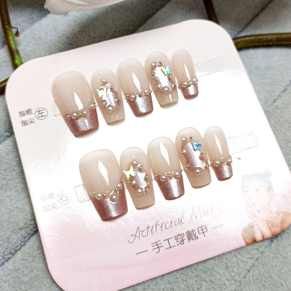 Diamante rosa suave, elegante de vestir uñas de mariposa, adornos de uñas exquisitos, 10 piezas de parche de uñas de diamante de lujo ligero.