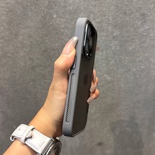 适用苹果14手机壳肤感镜头支架iphone15promax磨砂硅胶软边保护套