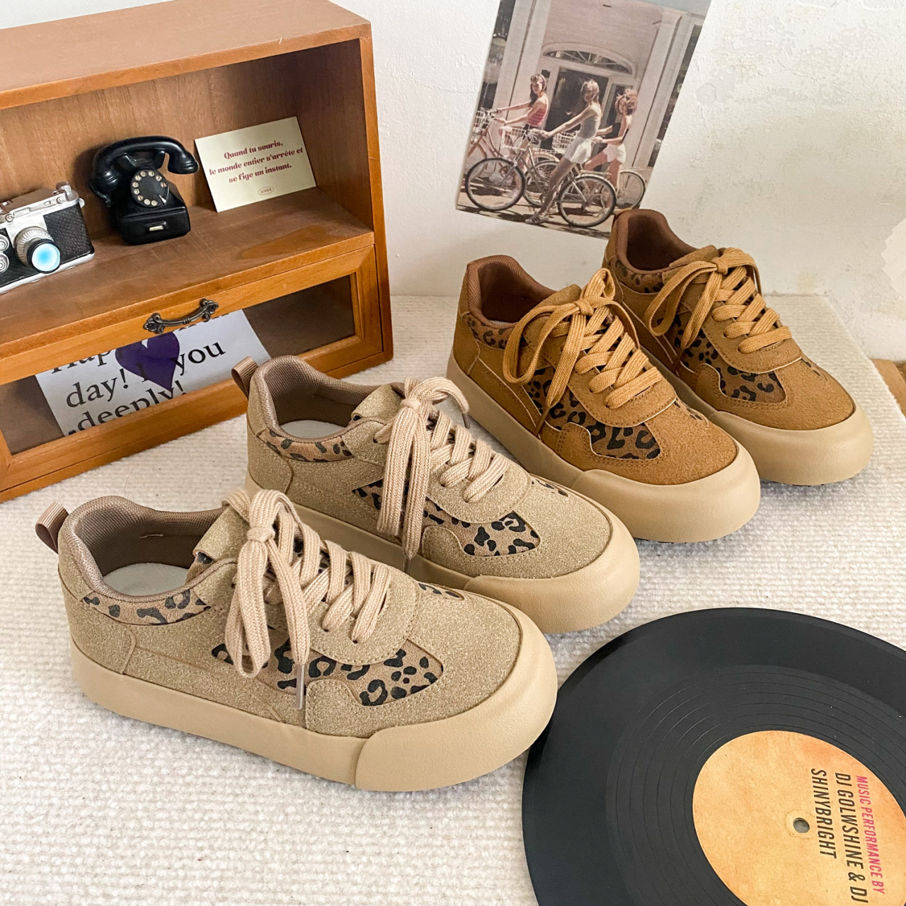 Mattes Leder-Leoparden-Print-Board für Damen im Herbst 2024, neues, dickbesohltes, höhenverstärkendes Freizeit-Sporttraining_voghion.com