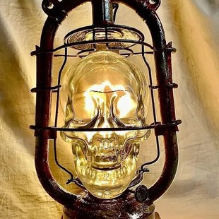New Product Industrial Gothic Skull Lamp Industrial Gothic Skull Lamp Desktop Table Lamp Cross-Border