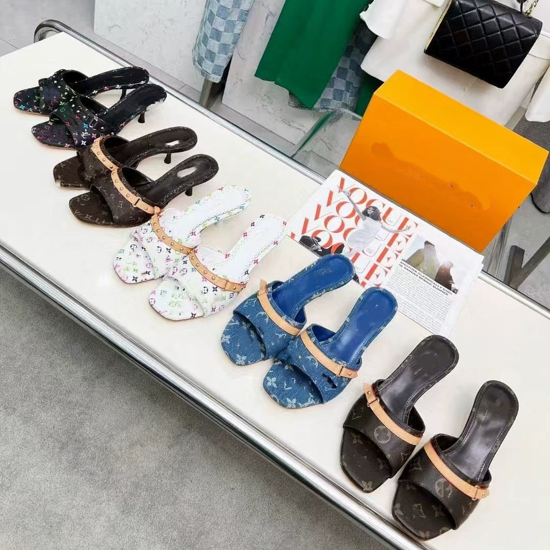 Европейские и американские модные тапочки на высоком каблуке 2025, новые суперпопулярные джинсовые сандалии с вышивкой и принтом на шпильке, элегантный трансграничный тренд