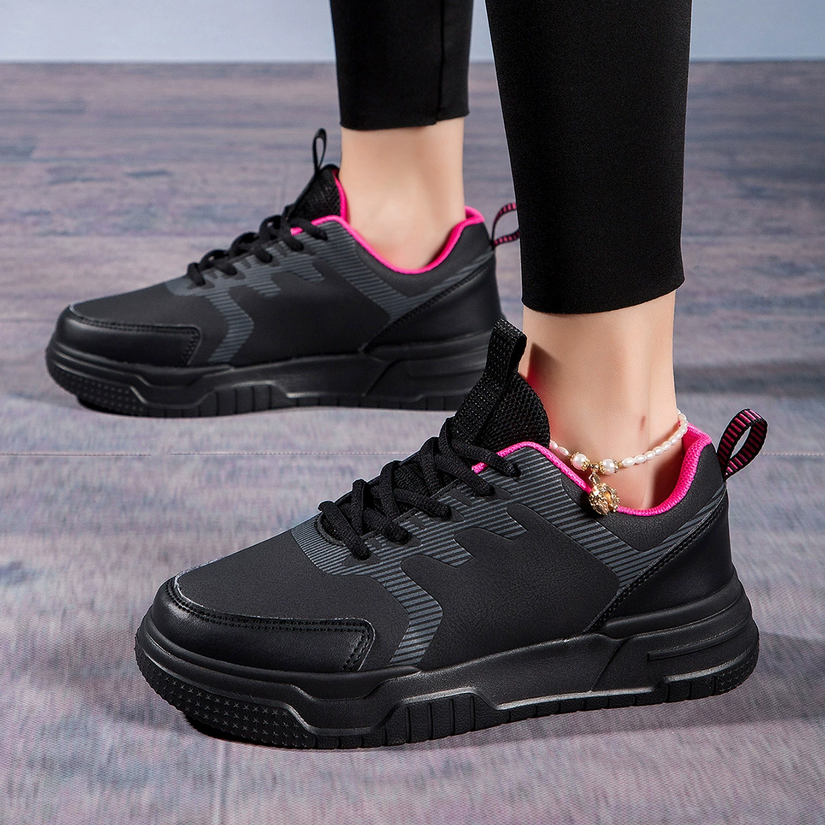 2024 осень и зима новая женская обувь дышащая сетка ветер носить повседневные дикие черные кроссовки женские волосы