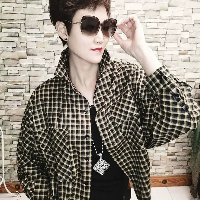 Весеннее и осеннее пальто новая ретро свободная 2024 рубашка европейская классическая британская клетка повседневная рубашка с длинными рукавами