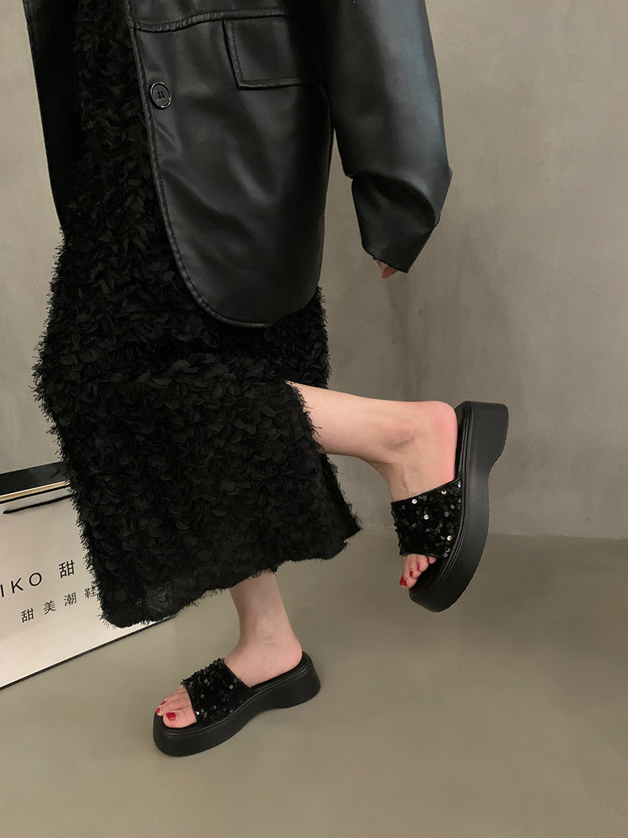 Pantuflas de plataforma de plataforma de lentejuelas negras, zapatos de mujer, 2025 nuevo estilo, sandalias de vacaciones junto al mar de verano, sandalias