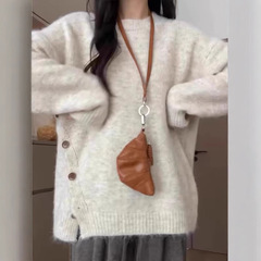 ミルクのフフはだるくて、モチモチとしています。