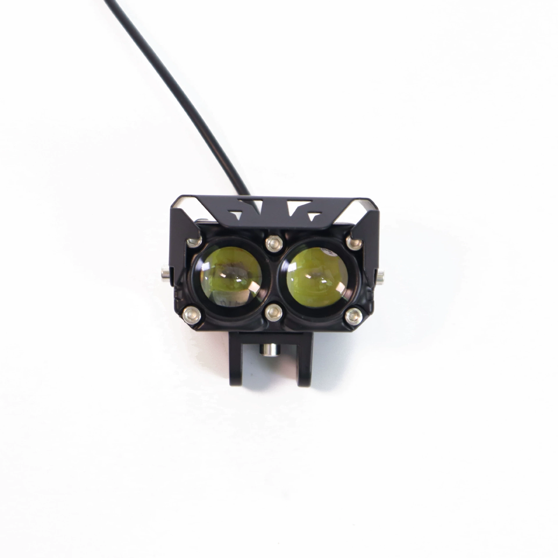 Мотоцикл прожекторы трансграничные двойные огни желто-белые дальние и ближние светодиодные глаза маленькие стальные пушечные огни