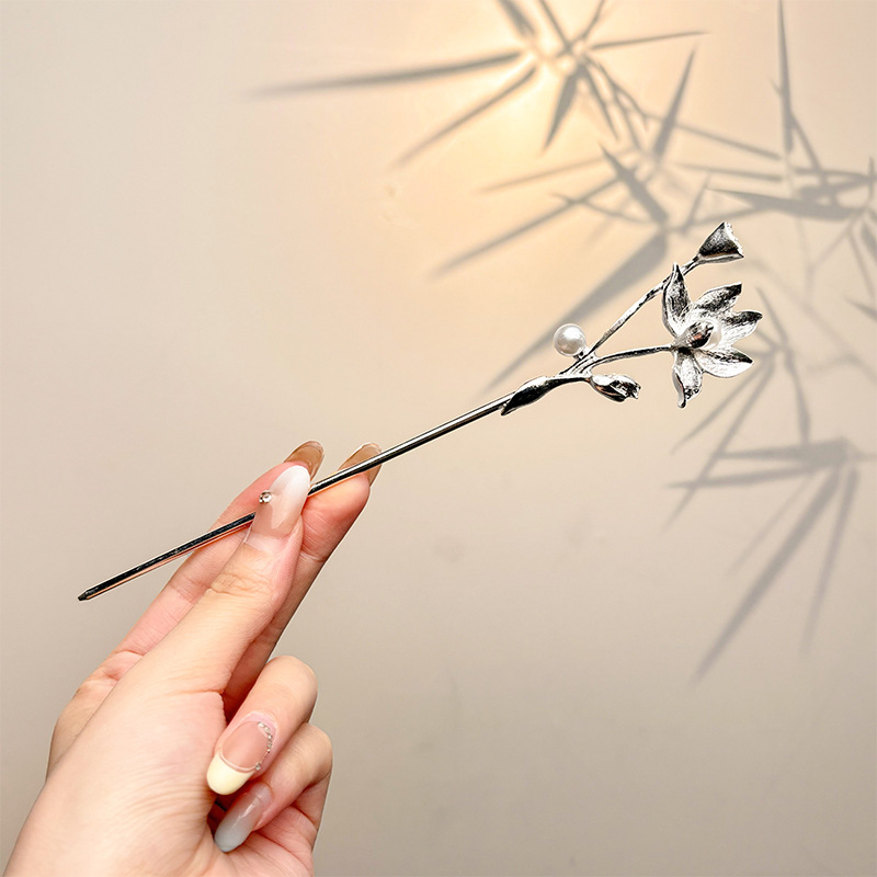 Nueva horquilla china 2025 nuevo estilo estilo antiguo horquilla mujer falda de cara de caballo de alta calidad estilo nacional horquilla de madera paso a paso horquilla tocado