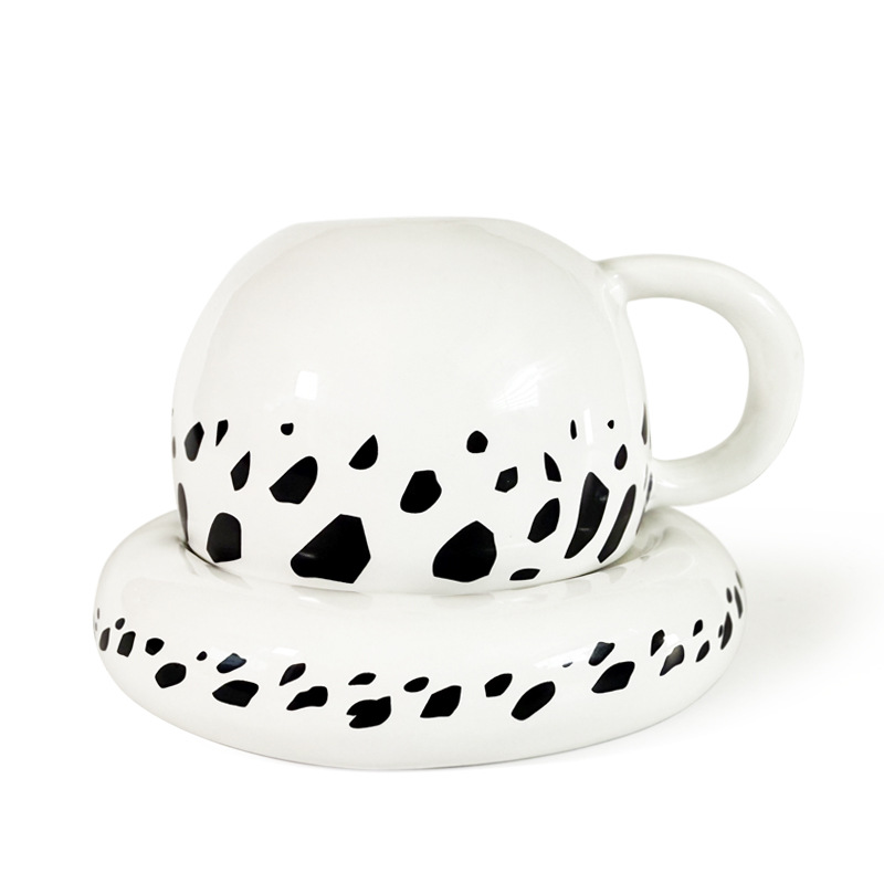 Anime One Piece Luffy Sombrero de paja Taza de café de cerámica Juego de tazas y platos de café creativo