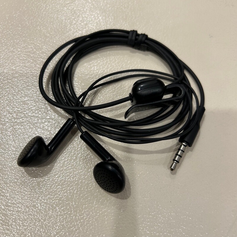 Supply for Nokia E63 earplug type in-ear headphones with wheat big head 3.5mm round head headphones wholesale