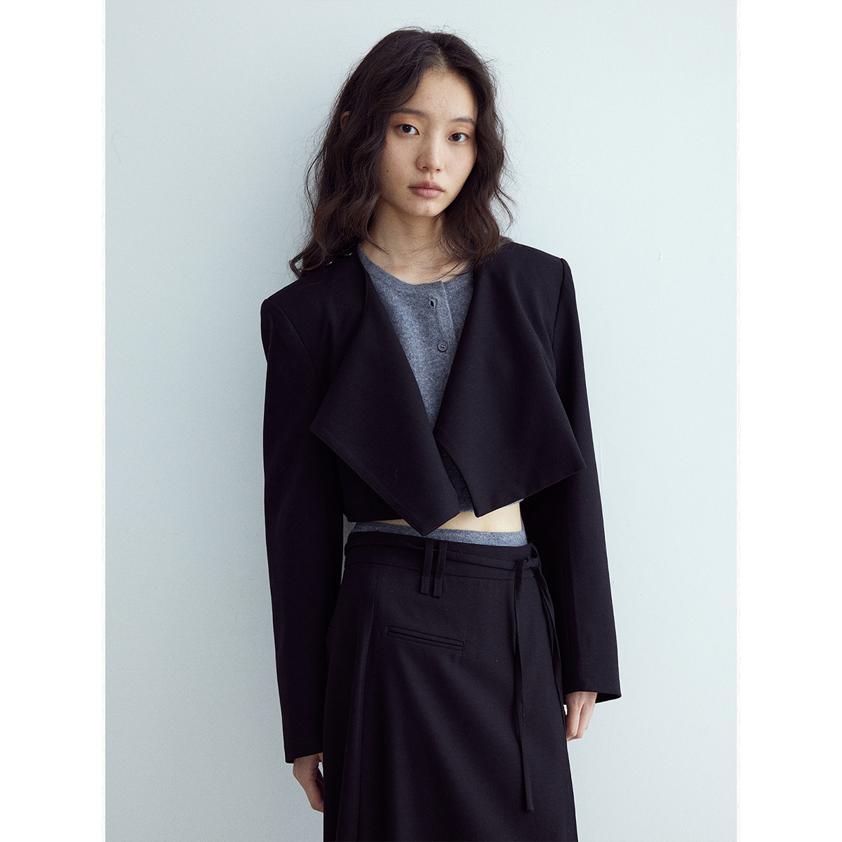 [Clearout Special Price, Non-Refundable and Non-Exchangeable] Short Shoulder Button Tencel Wool Round Neck Simple Suit Jacket for Women H7110