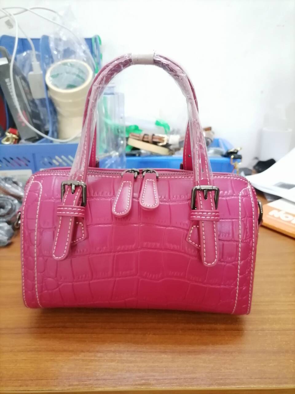 クロコダイル柄2025年新作ミニバッグ ショルダーバッグ ピローバッグ 本革ハンドバッグ レディースバッグ 人気 本革レディースバッグ ボストンバッグ
