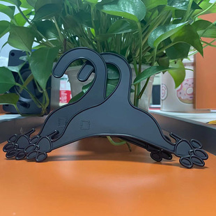Thickened Simple Fashion Pet Clothes Hanger small size Non-slip Not Easy to Remove Black Plastic Cat Clothes Dog Clothes Support