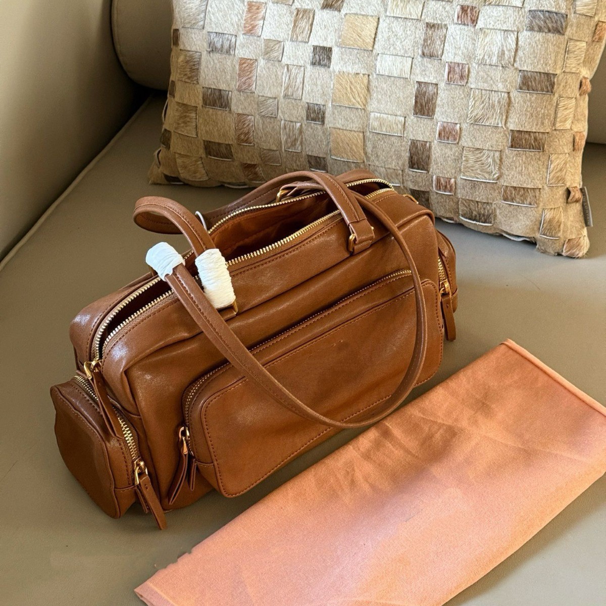 2025 Retro Top Grain Cowhide Multi-Pocket Motorcycle Bag Large Capacity Commuter Handbag Women's Shoulder Bag Large Backpack - Thumbnail 4
