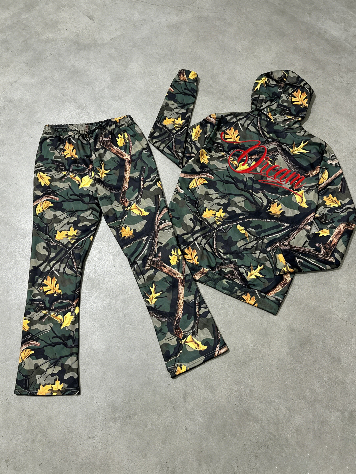 Men's Forest Camouflage Dream Embroidered Signature Two-Piece Set Hooded Sweatshirt And Flared Sweatpants_viptrois.com