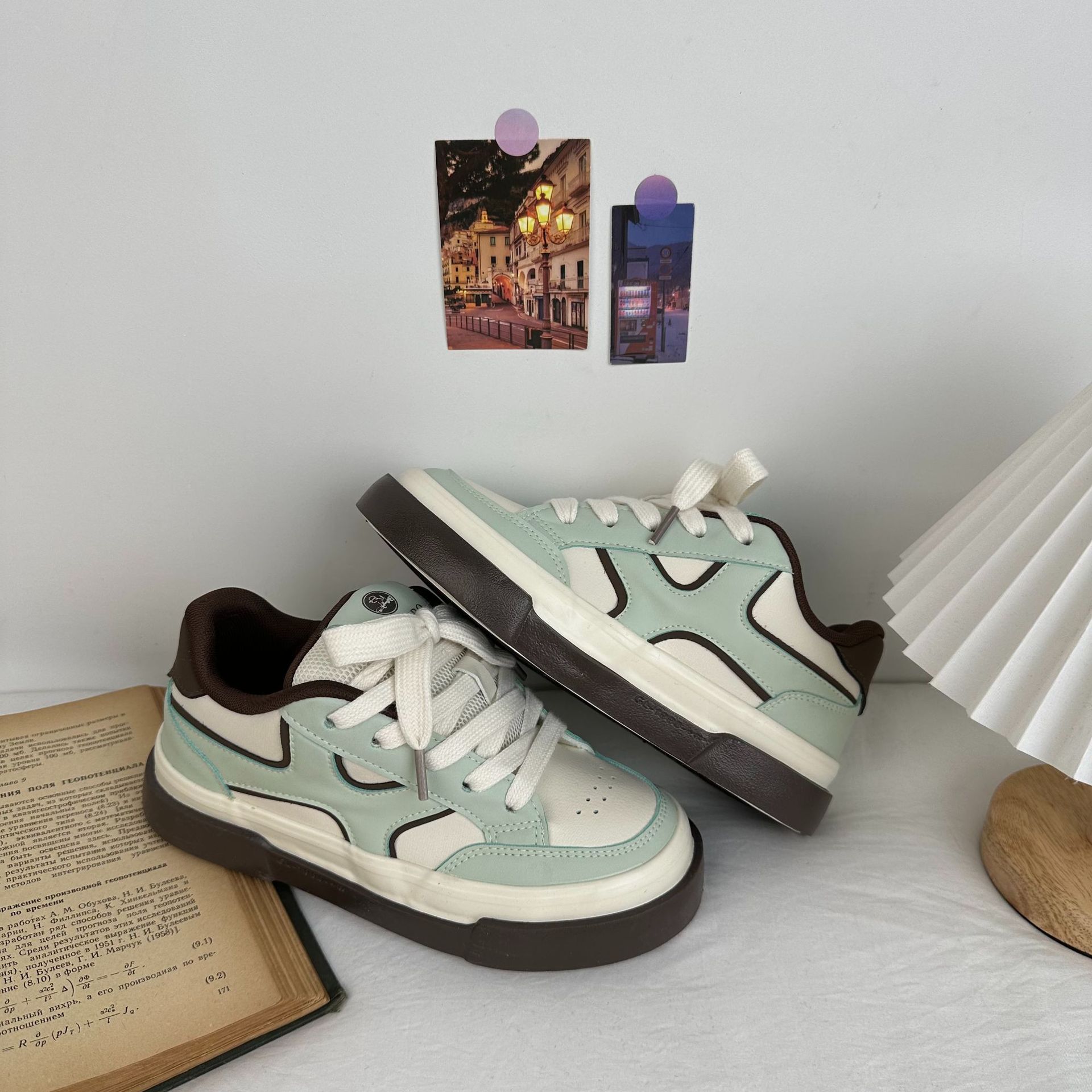 Yuanbo puerto frente a lazos zapatos de skate zapatos deportivos casuales coreanos versátiles zapatos de mujer 2025 nuevos zapatos blancos para mujeres
