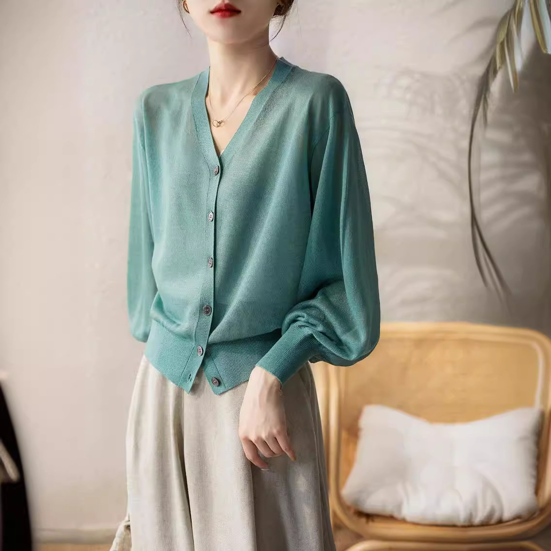 Summer light and thin breathable knitted sweater