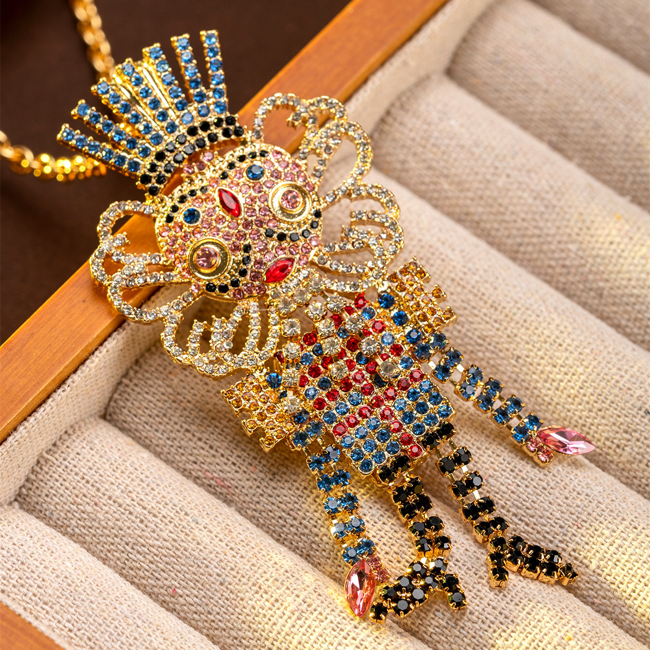 Middle Ancient Accessories Vintage Heavy Industry Full Diamond Nutcracker King Brooch Women's High Sense Niche Brooch Accessories