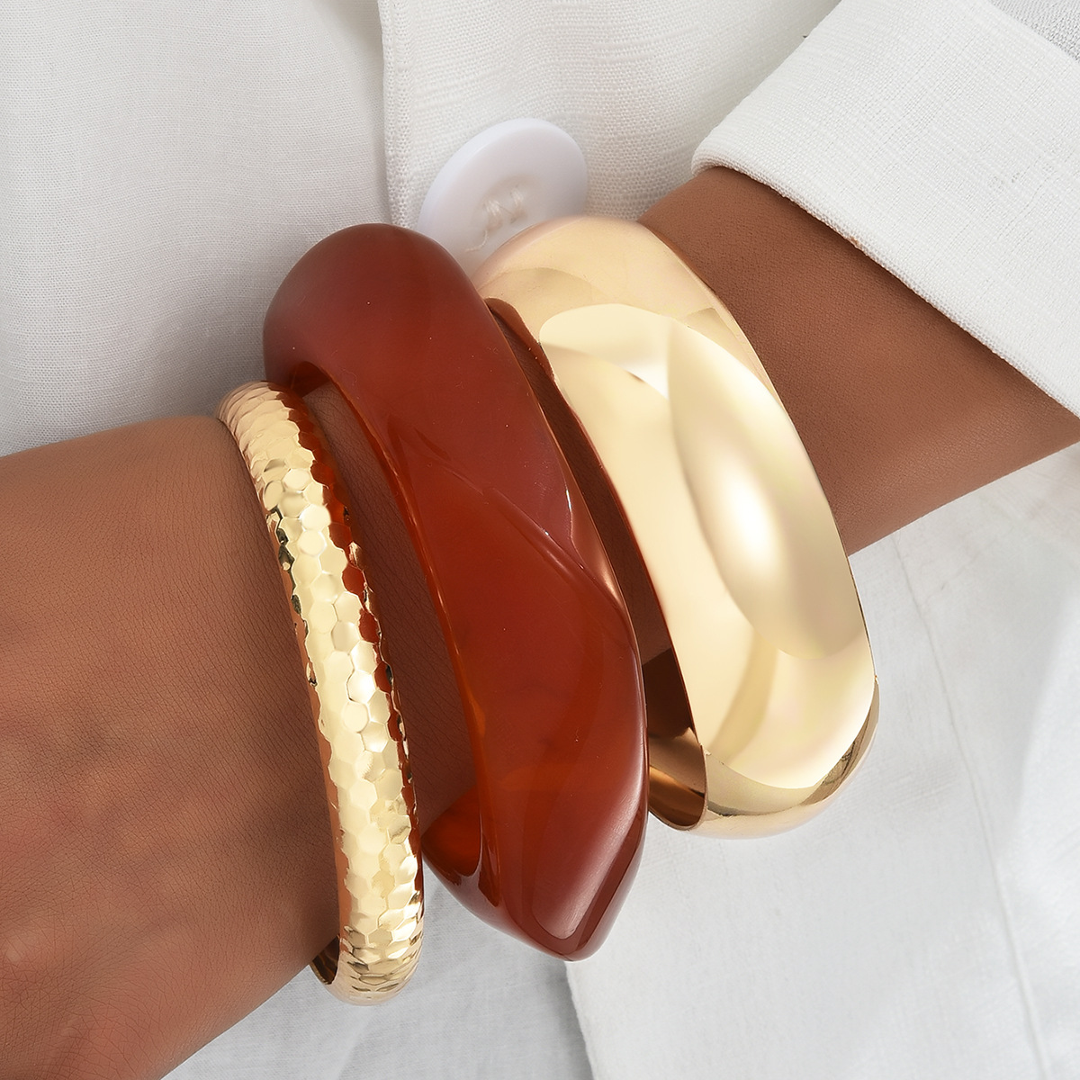 Joyas transfronterizas europeas y estadounidenses ins superpuestas pulseras de resina poligonal de moda pulseras de resina metálicas de geometría lisa