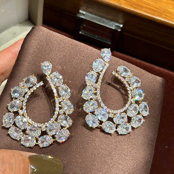 Elegant geometric earrings with zircon drop-shaped for bride