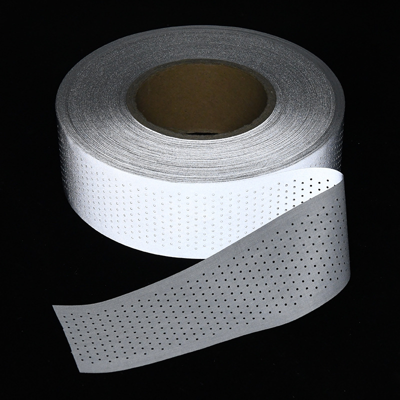 工厂直供服装外套帽子用雕刻打孔透气反光条 冲孔镂空反光布条