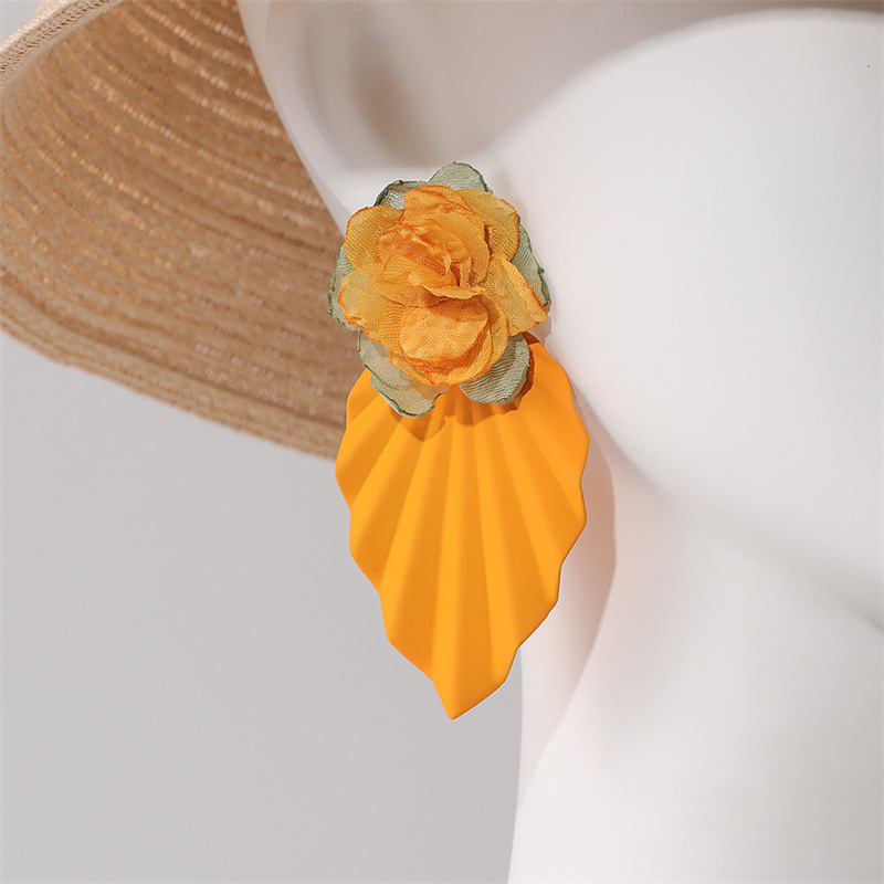Fashion Flower Alloy Cloth Stoving Varnish Women's Earrings 1 Pair display picture 1