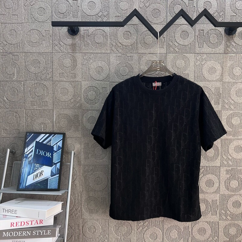 Correct version 2025 early spring new year summer CD letter pattern jacquard logo round neck short sleeve T-shirt Rovei Correct version 2025 early spring new year summer CD letter pattern jacquard logo round neck short sleeve T-shirt Rovei