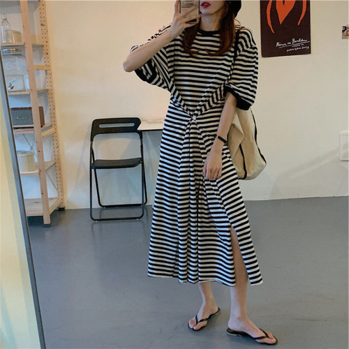 The design is salty or sweet, black and white striped dress for women 2026 summer fat mm women's large size loose T-shirt skirt