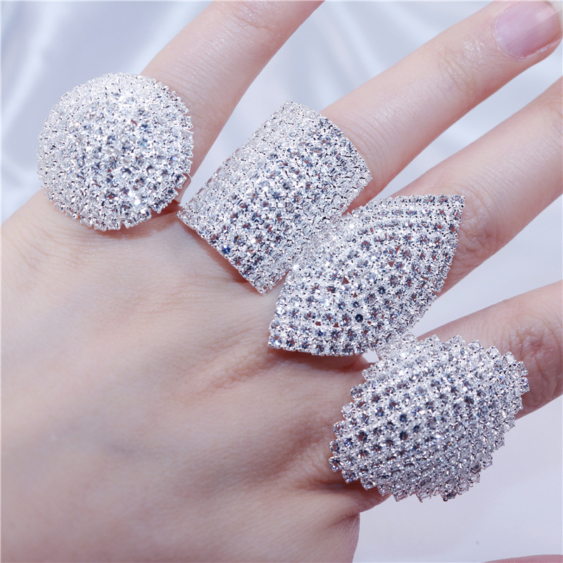 Luxus-rhinestone-weiblicher Voller Diamant-kristallschmucksachen Vorzüglicher Ring display picture 4