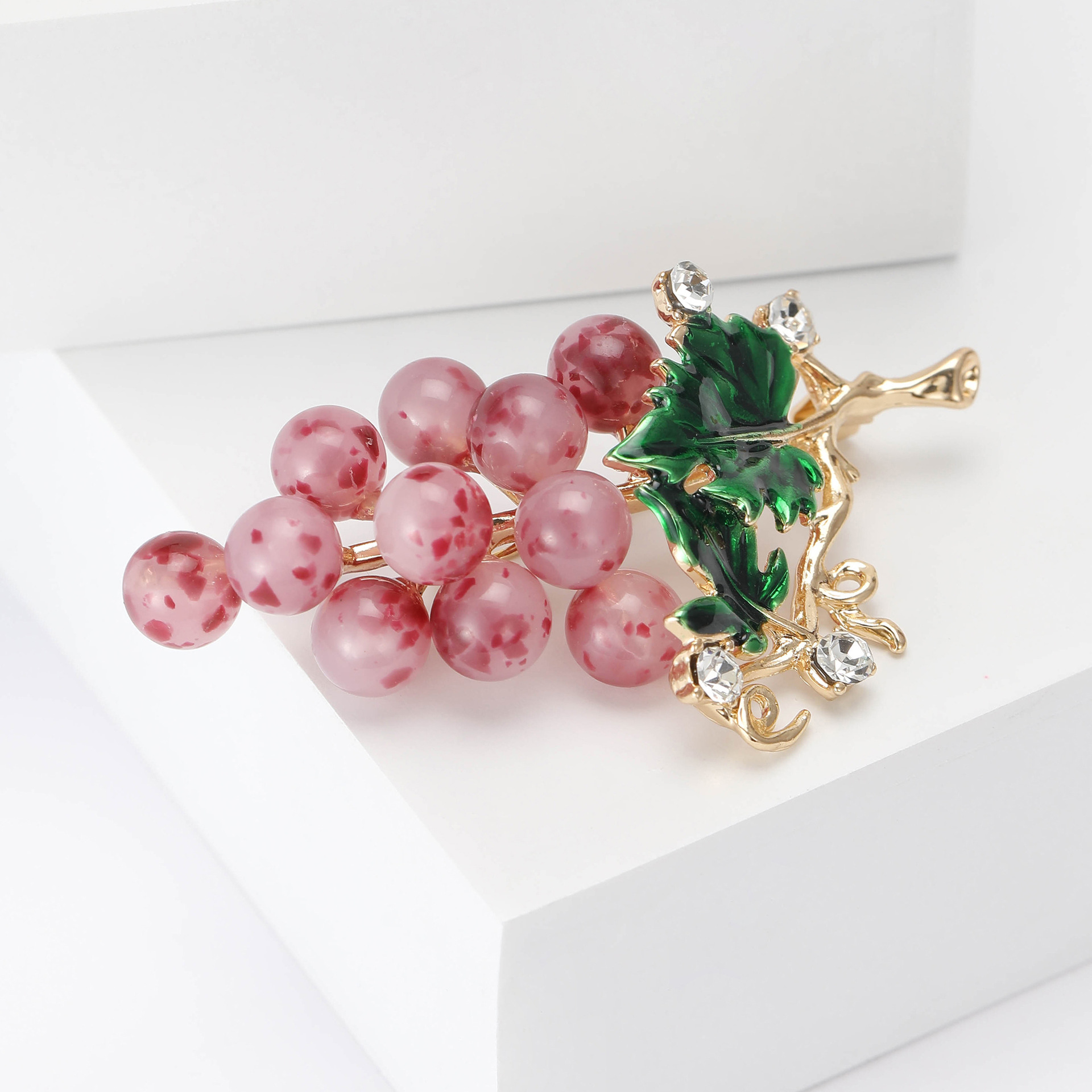 New Fashion Creative Enamel Grape Brooch Simple Diamond Fruit Pin Women's Clothing Accessories Corsage