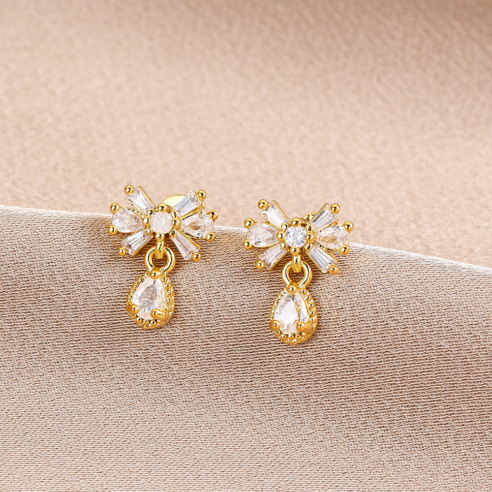 7g Weight Copper Ear Needle Material 18K Gold Plated Plating Material Zircon Inlay Material Ear Studs Classification 1 Piece Quantity Daily Occasion Copper Material Geometric, Heart Shape, Crown Pattern All Seasons Season Women's Gender Inlay Design Sweet Style 1 Piece Sweet Geometric Heart Shape Crown Inlay Copper Zircon 18K Gold Plated Ear Studs 9