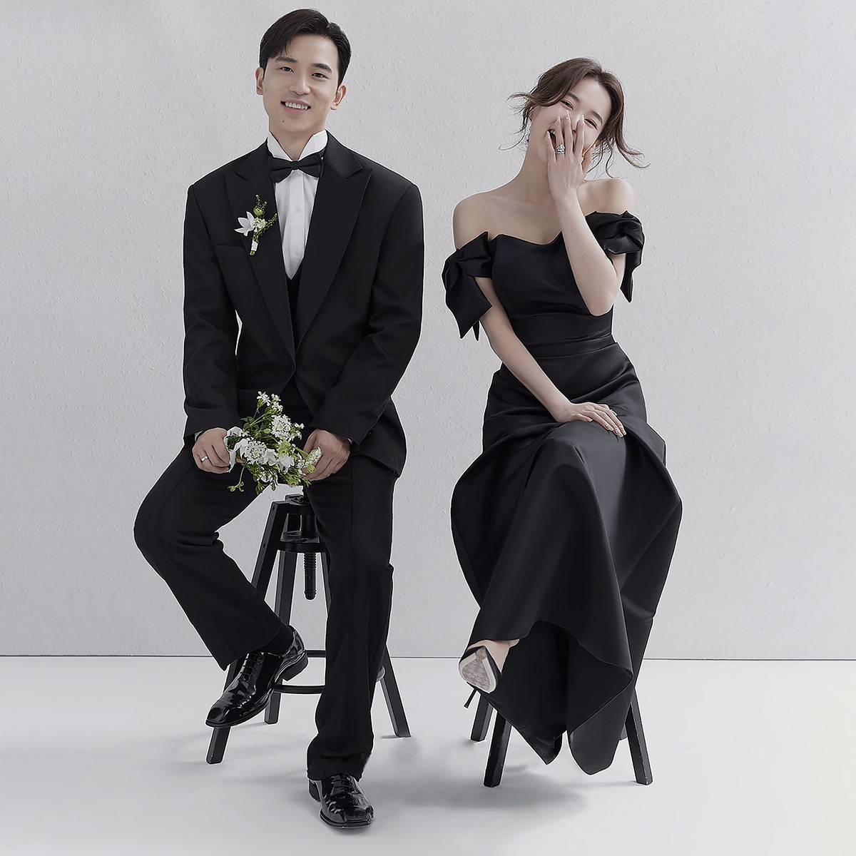 French Light Wedding Black Satin Hepburn Style Studio Theme Couple Photo Bowknot Marriage Registration Small Dress_ecoleips.com