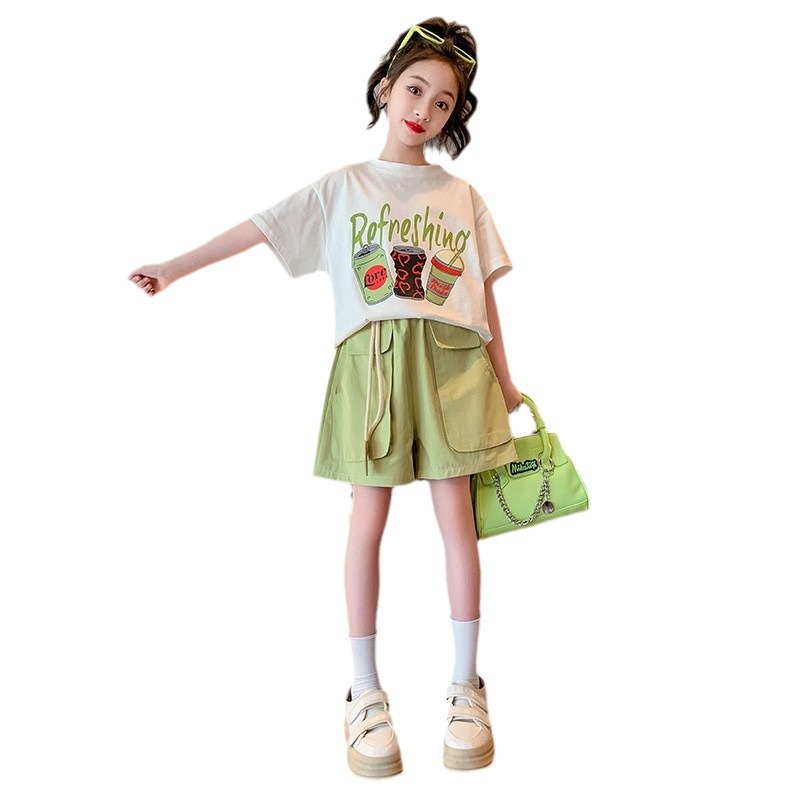 Traje deportivo para niñas 2024 Nuevo estilo coreano para niños de verano para niñas pantalones cortos de verano Traje de dos piezas de estilo occidental