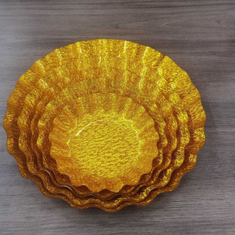 Golden Acrylic Fruit Plate Set for Home and Commercial Use, Creative Fruit Plate for Parties, Gold-Stamped Wavy Edge Plastic Fruit Bowl
