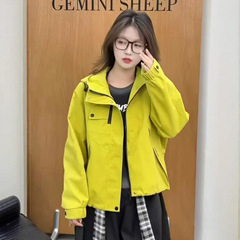 冲锋衣外套女2025春秋新款时尚韩版休闲百搭连帽减龄短款夹克上衣
