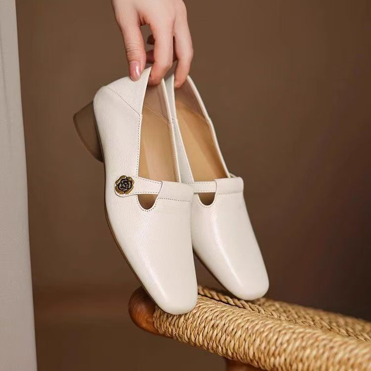Nuevos zapatos fragantes pequeños, cuero suave, cómodo, suave, ligero, lujo, nicho, retro, primavera, nuevos zapatos de mujer, corte bajo, comercio exterior transfronterizo