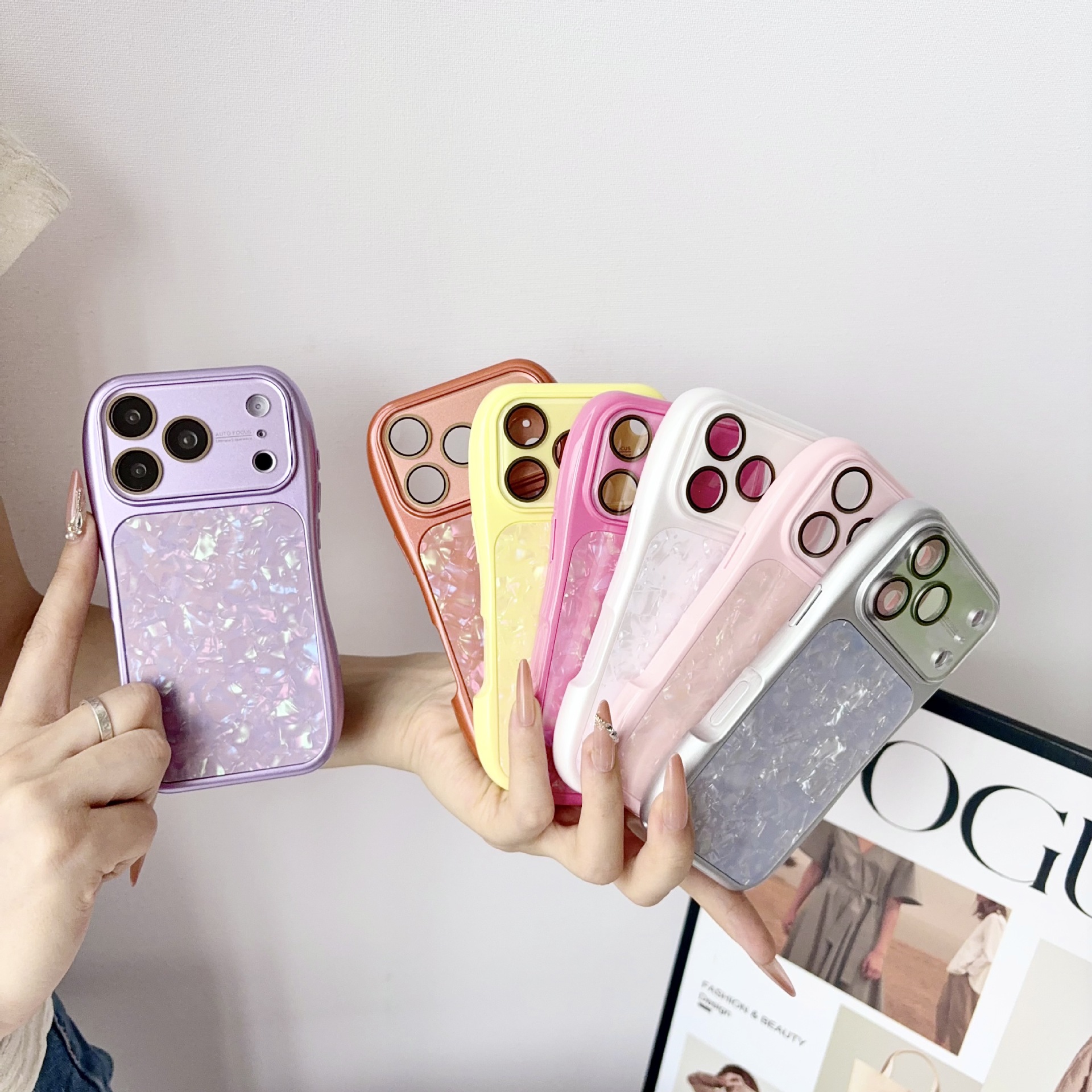 17适用iPhone16PM小蛮腰贝纹闪粉光面手机壳苹果15防摔14保护套13